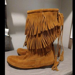 Minnetonka 2 Layer Fringe Suede Boots